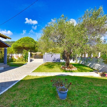 Ninas Cottage Linia ภายนอก รูปภาพ