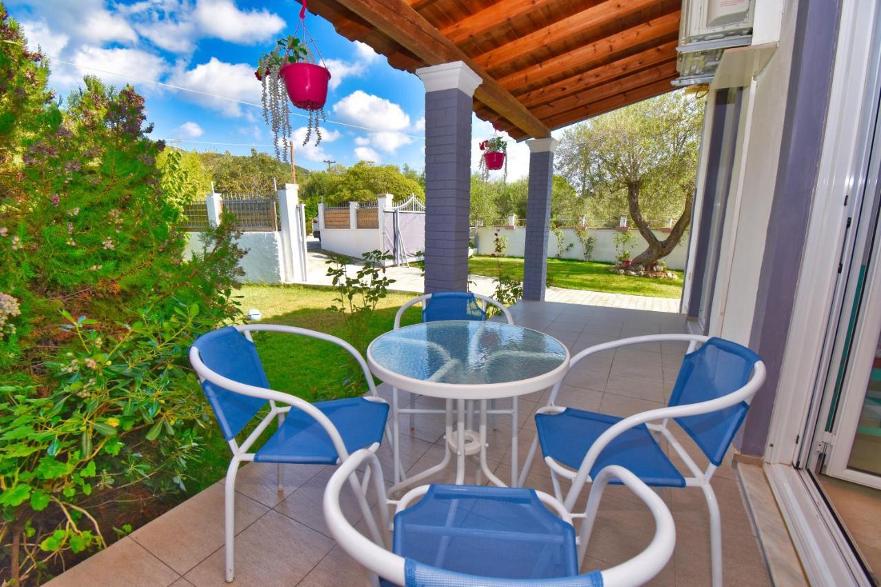 Ninas Cottage Linia ภายนอก รูปภาพ
