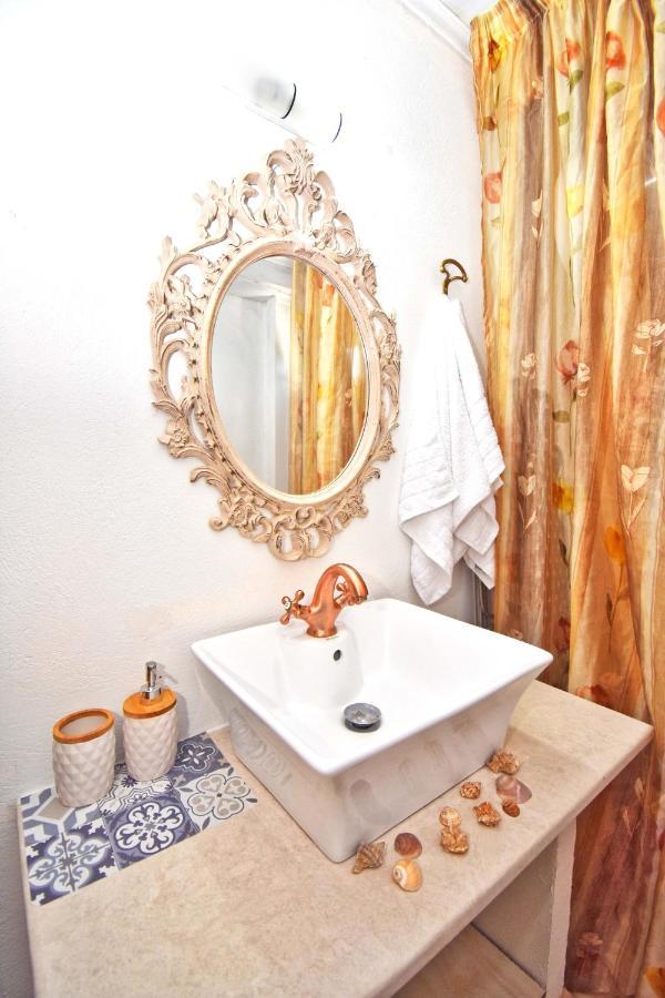 Ninas Cottage Linia ภายนอก รูปภาพ
