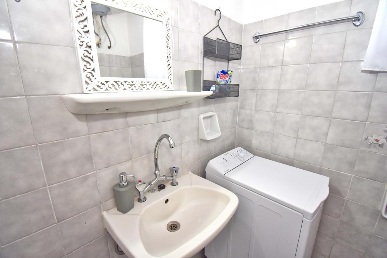 Ninas Cottage Linia ภายนอก รูปภาพ